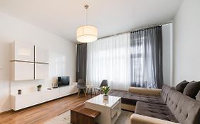 Apartia Vlhka, Brno-Center